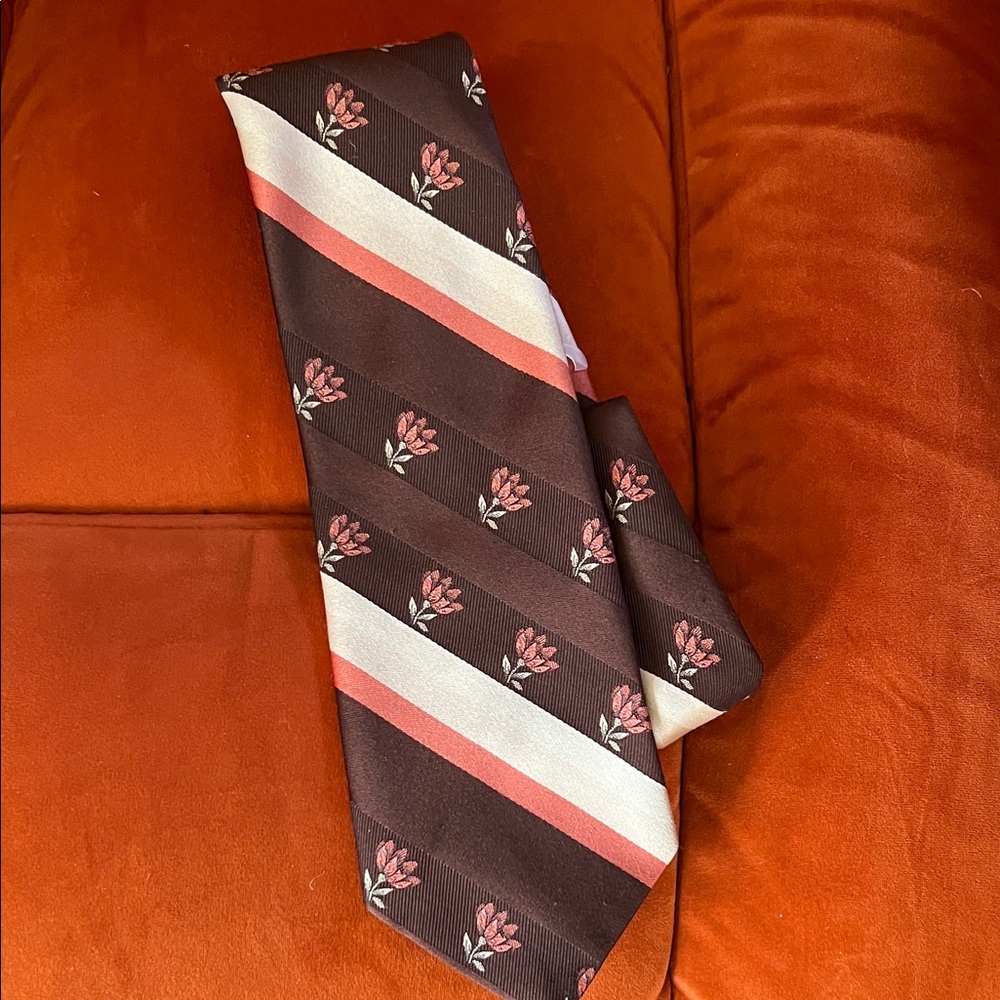 Vintage MCM Damon Brown and Orange Coral Floral Men's Tie